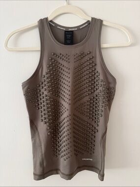 Omorpho Women's Brown Textured Sleeveless Tank Top